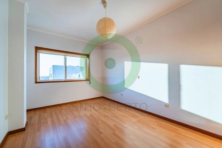 Apartamento T2 para Venda em Canelas Foto 7