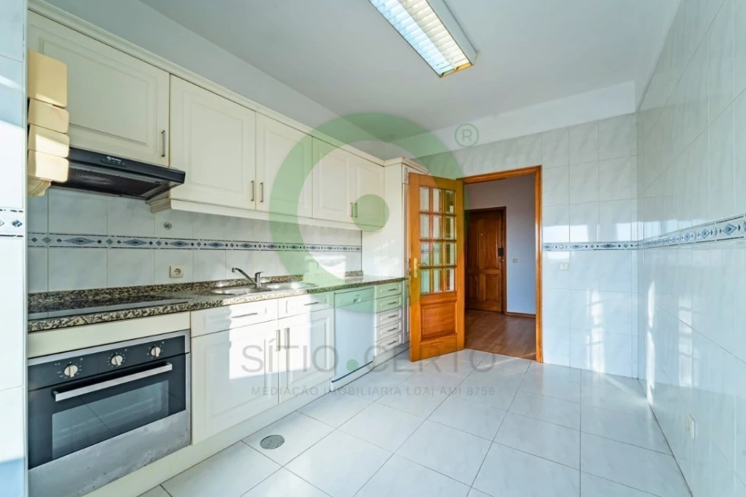 Apartamento T2 para Venda em Canelas Foto 1
