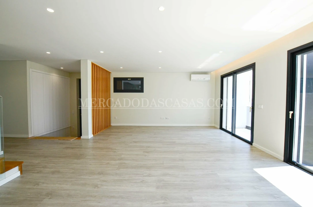 Moradia T4 para Venda em Anta e Guetim Foto 17