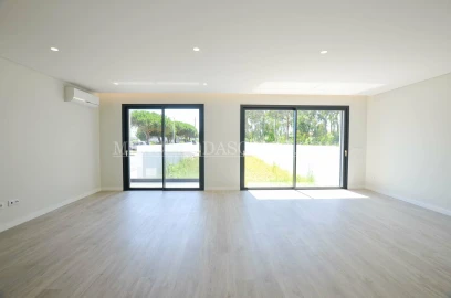 Moradia T4 para Venda em Anta e Guetim