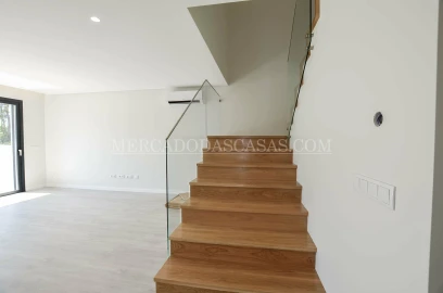 Moradia T4 para Venda em Anta e Guetim