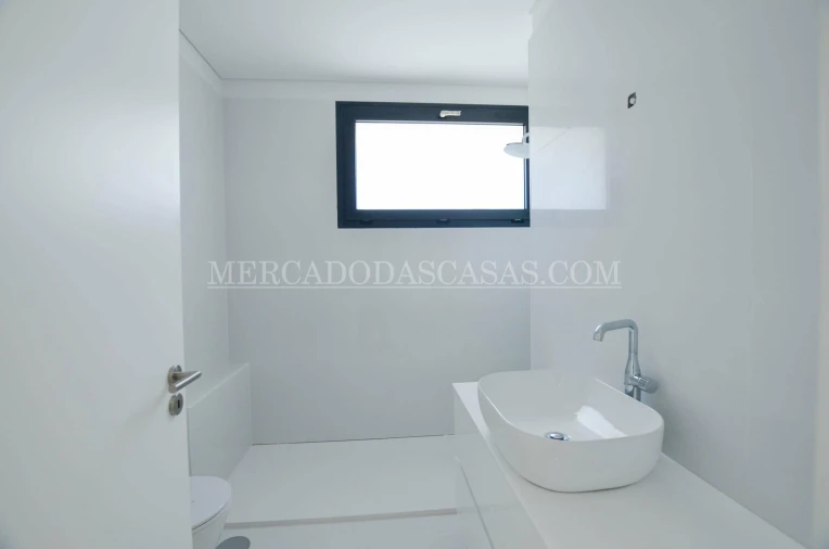 Moradia T4 para Venda em Anta e Guetim Foto 14