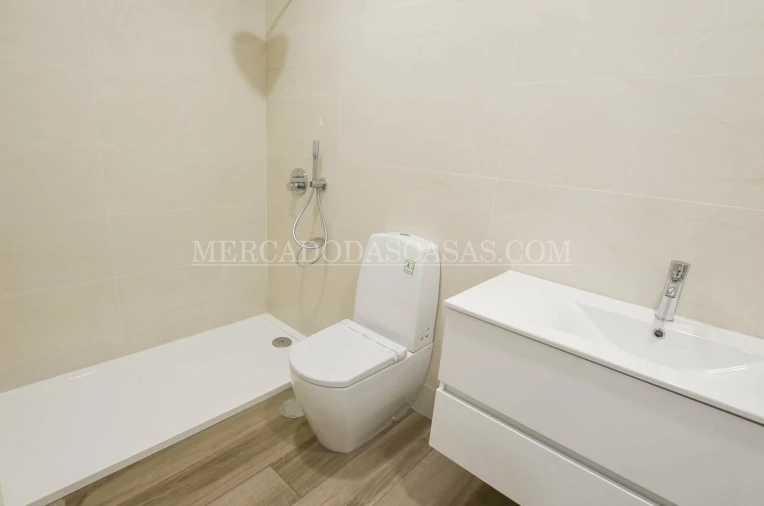 Moradia T4 para Venda em Anta e Guetim Foto 19