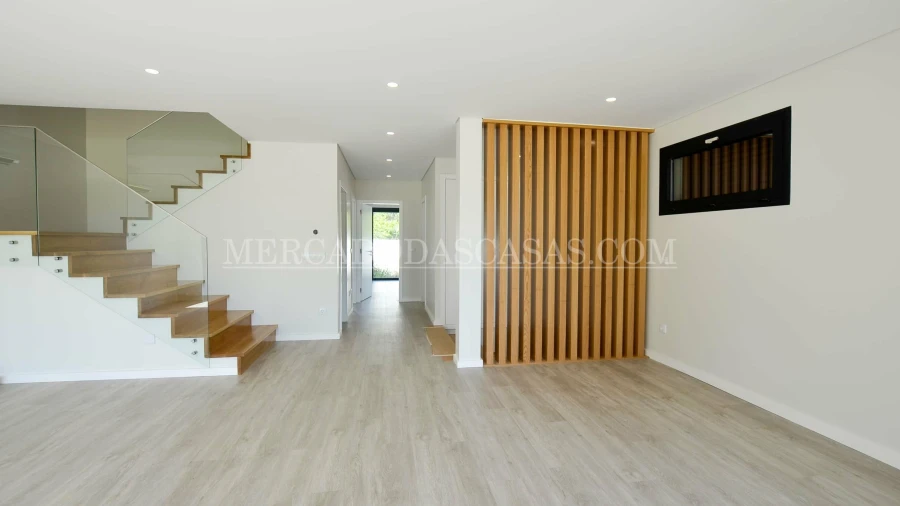 Moradia T4 para Venda em Anta e Guetim