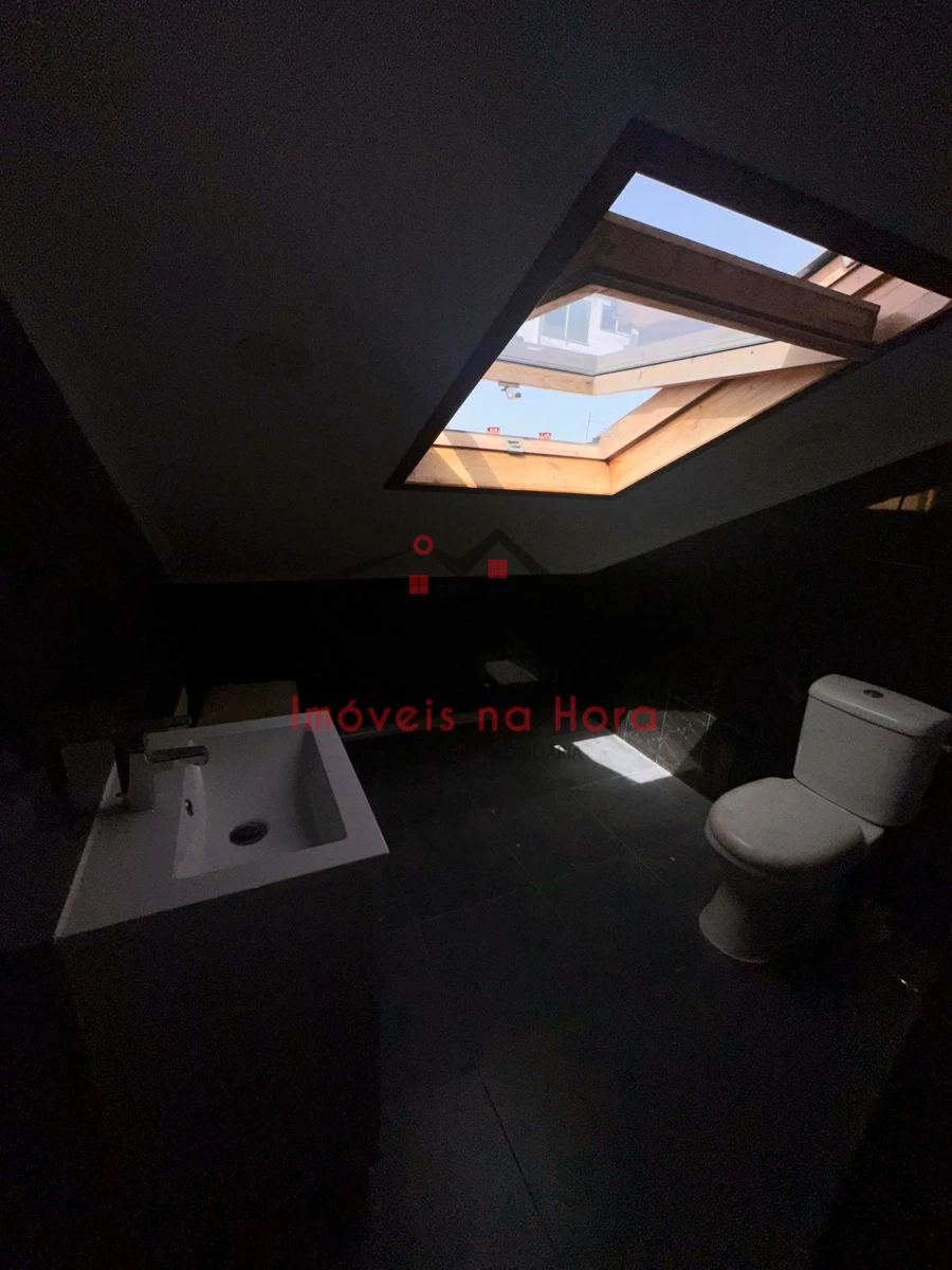 Apartamento T3 para Venda em Seixal, Arrentela e Aldeia de Paio Pires Foto 8