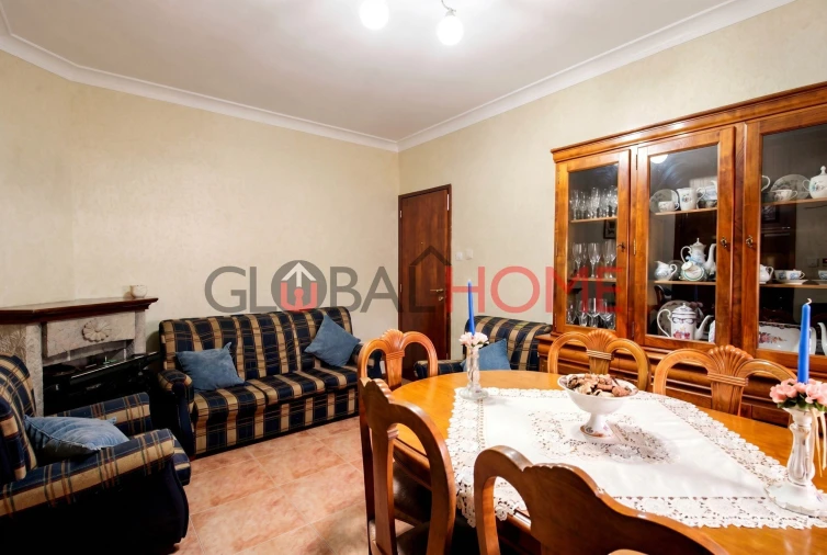Moradia T2 para Venda em Milheiros Foto 16