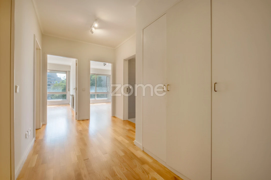 Apartamento T3 para Arrendamento em Aldoar, Foz do Douro e Nevogilde Foto 21