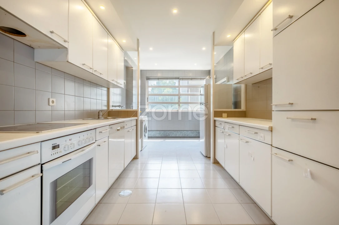 Apartamento T3 para Arrendamento em Aldoar, Foz do Douro e Nevogilde Foto 35