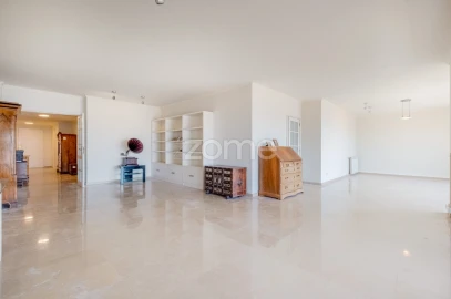 Apartamento T3 para Arrendamento em Aldoar, Foz do Douro e Nevogilde