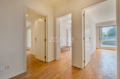 Apartamento T3 para Arrendamento em Aldoar, Foz do Douro e Nevogilde