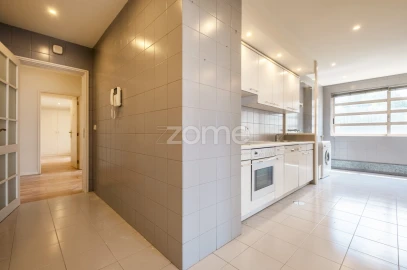 Apartamento T3 para Arrendamento em Aldoar, Foz do Douro e Nevogilde