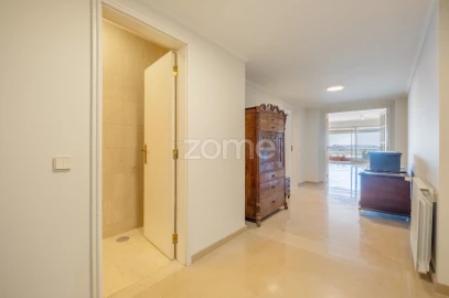 Apartamento T3 para Arrendamento em Aldoar, Foz do Douro e Nevogilde