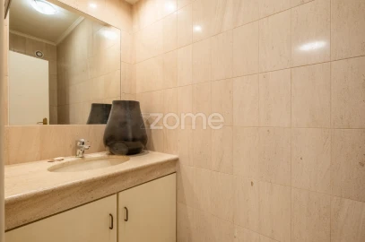 Apartamento T3 para Arrendamento em Aldoar, Foz do Douro e Nevogilde