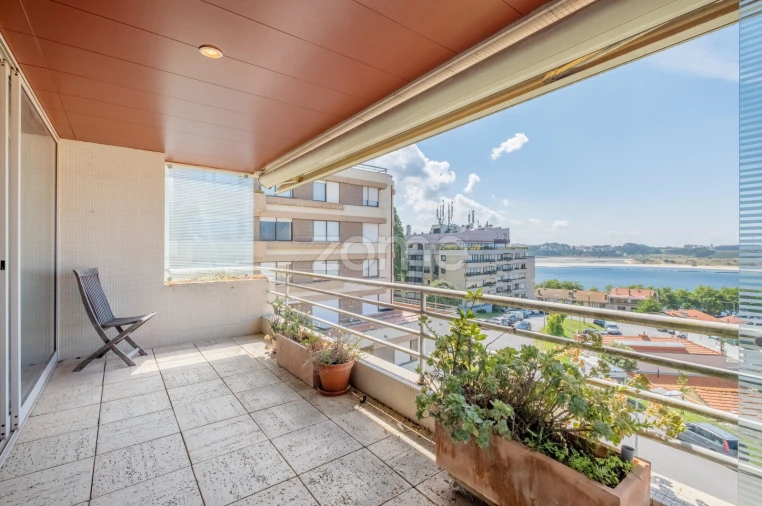 Apartamento T3 para Arrendamento em Aldoar, Foz do Douro e Nevogilde Foto 18