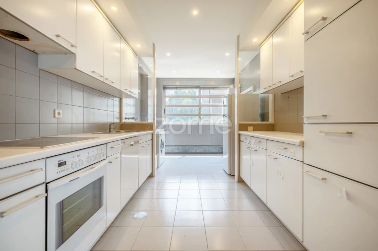 Apartamento T3 para Arrendamento em Aldoar, Foz do Douro e Nevogilde Foto 35
