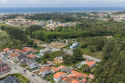 Moradia T4 para Venda em Serzedo e Perosinho