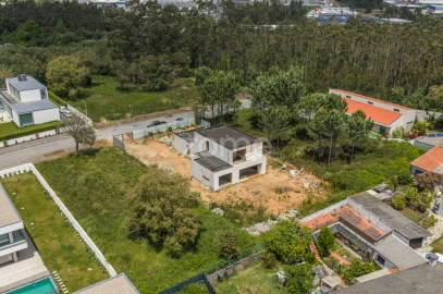 Moradia T4 para Venda em Serzedo e Perosinho