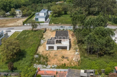 Moradia T4 para Venda em Serzedo e Perosinho