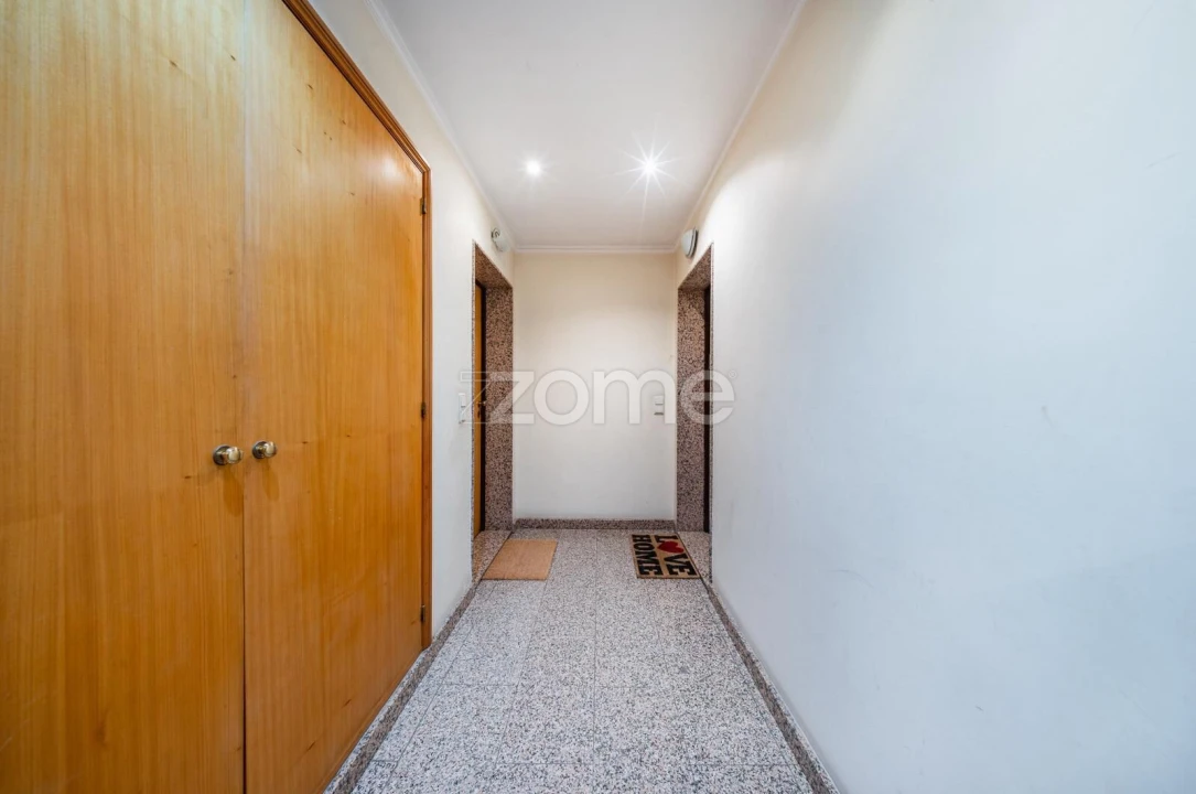 Apartamento T1 para Venda em Rio Tinto Foto 7
