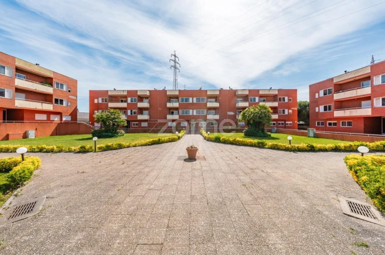 Apartamento T1 para Venda em Rio Tinto Foto 2