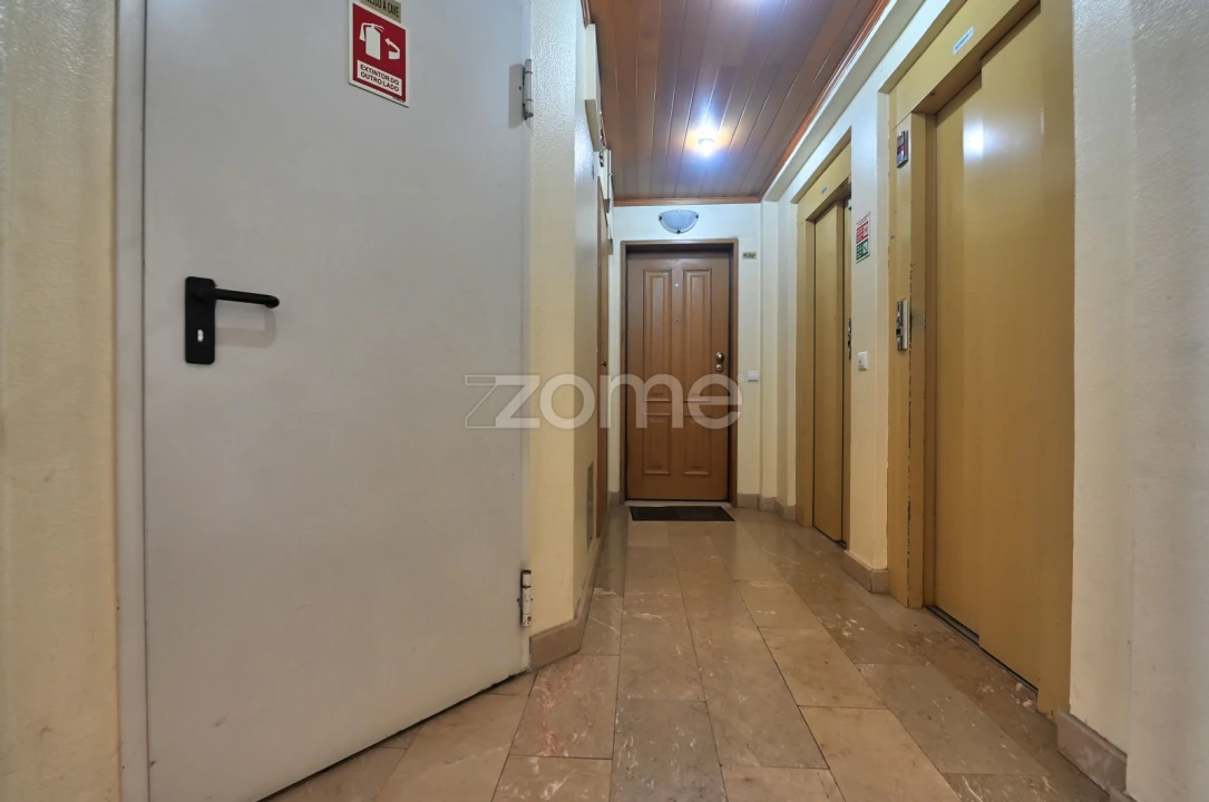 Apartamento T3 para Venda em Cascais e Estoril Foto 30