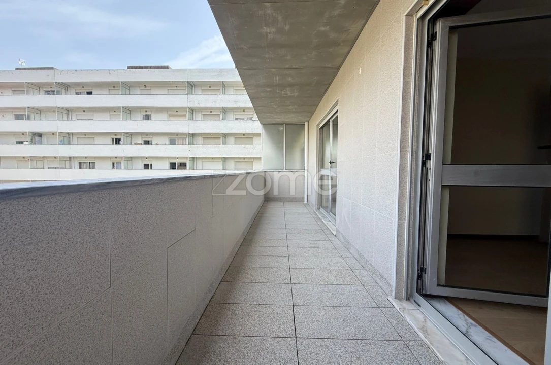 Apartamento T1 para Venda em Tamengos, Aguim e Óis do Bairro Foto 4
