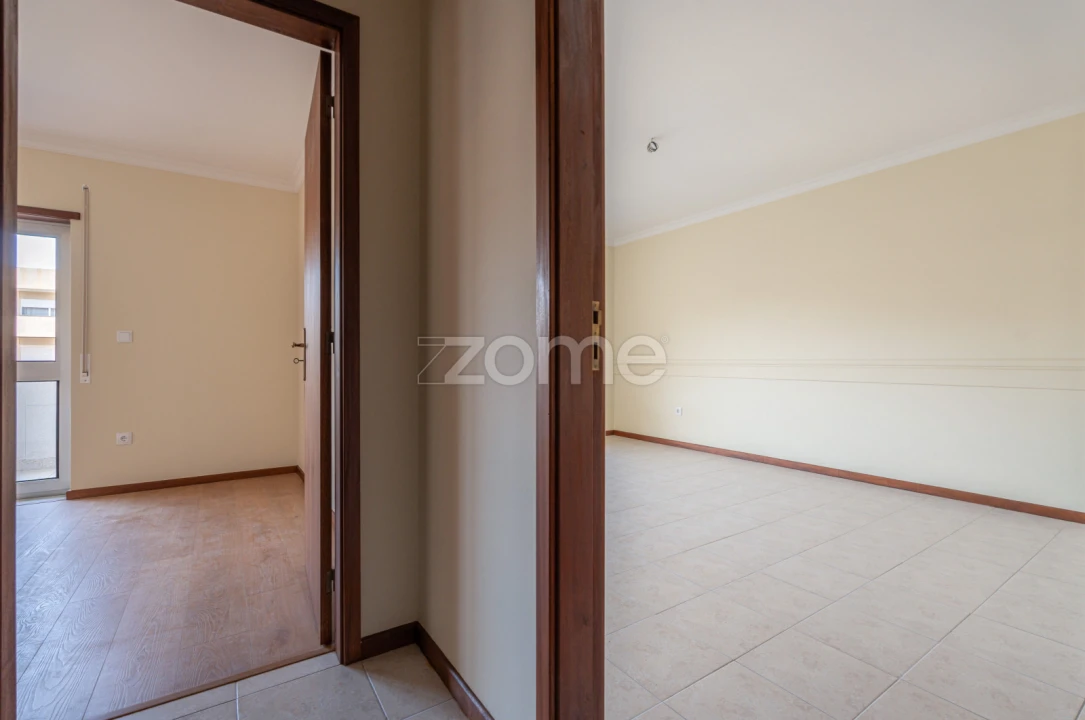 Apartamento T1 para Venda em Tamengos, Aguim e Óis do Bairro Foto 14