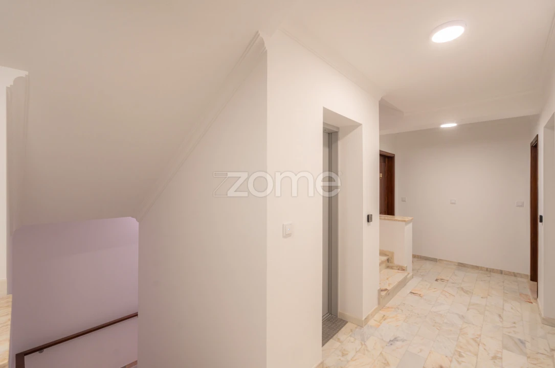 Apartamento T1 para Venda em Tamengos, Aguim e Óis do Bairro Foto 17