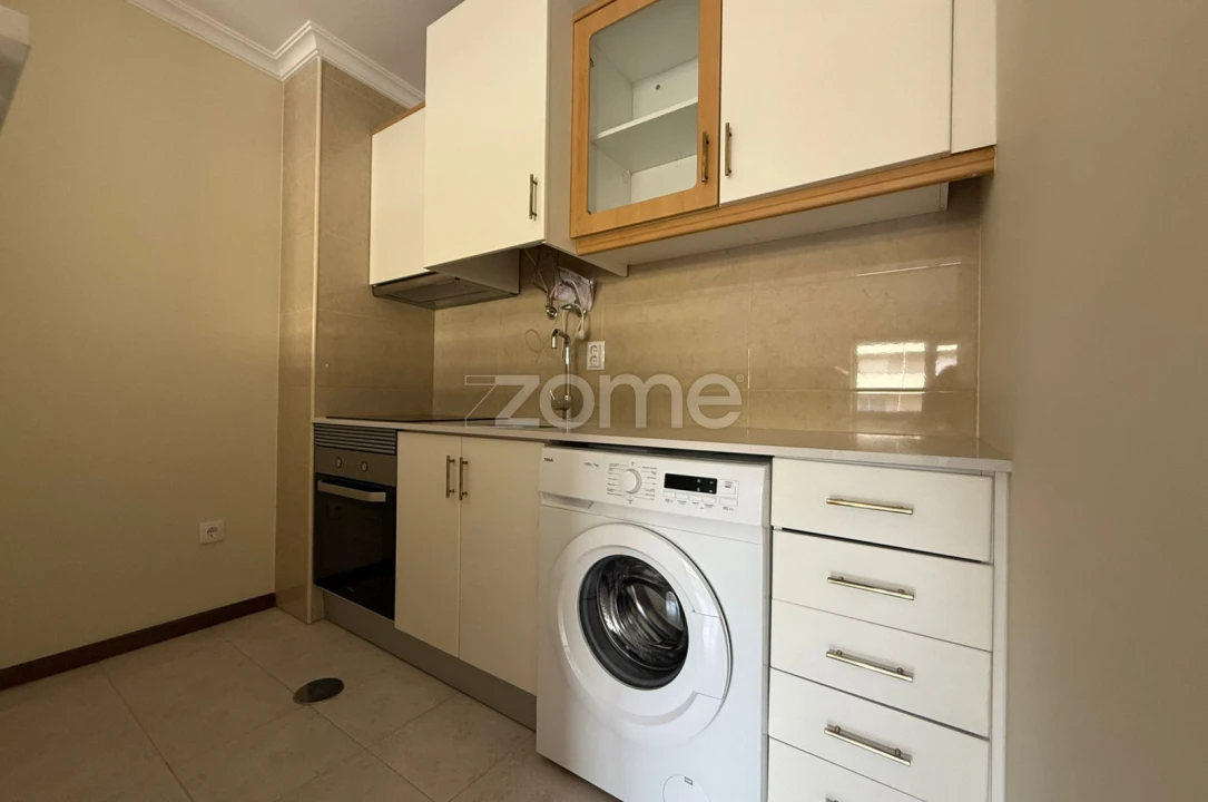 Apartamento T1 para Venda em Tamengos, Aguim e Óis do Bairro Foto 9