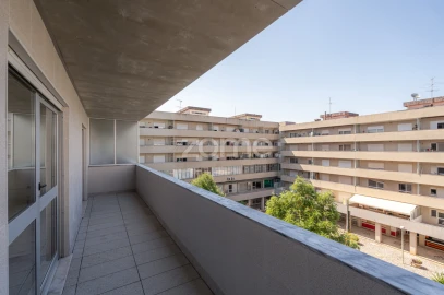 Apartamento T1 para Venda em Tamengos, Aguim e Óis do Bairro