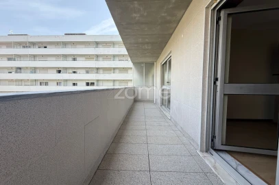 Apartamento T1 para Venda em Tamengos, Aguim e Óis do Bairro