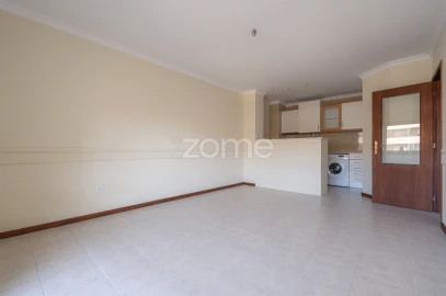 Apartamento T1 para Venda em Tamengos, Aguim e Óis do Bairro