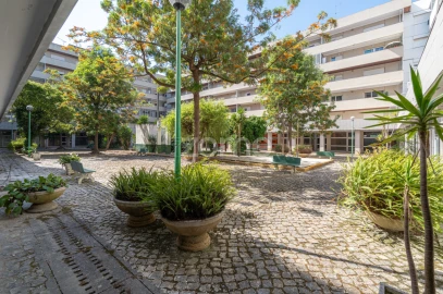 Apartamento T1 para Venda em Tamengos, Aguim e Óis do Bairro