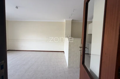 Apartamento T1 para Venda em Tamengos, Aguim e Óis do Bairro