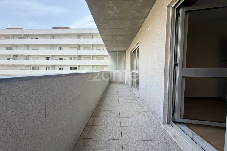 Apartamento T1 para Venda em Tamengos, Aguim e Óis do Bairro Foto 4