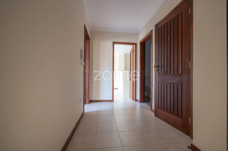 Apartamento T1 para Venda em Tamengos, Aguim e Óis do Bairro Foto 11