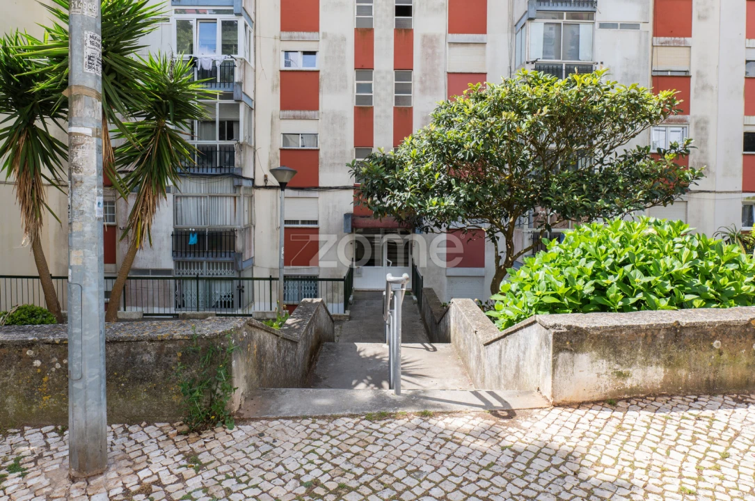 Apartamento T1 para Venda em Massamá e Monte Abraão Foto 2