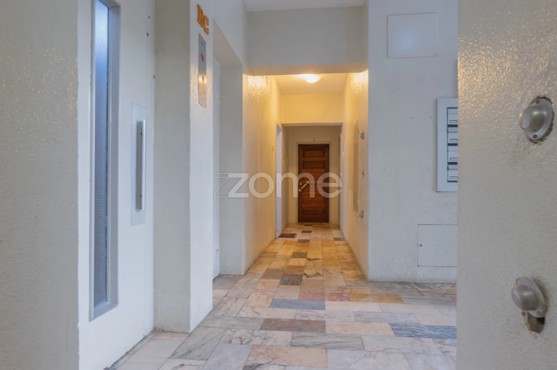 Apartamento T1 para Venda em Massamá e Monte Abraão Foto 5
