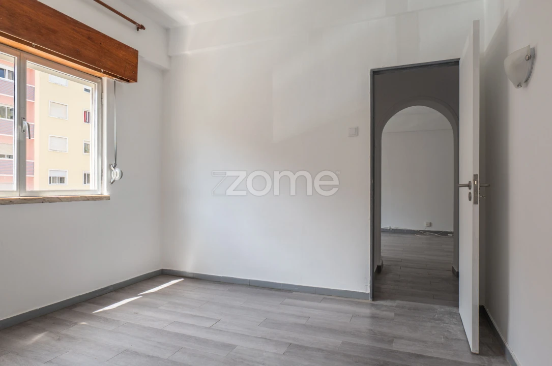 Apartamento T1 para Venda em Massamá e Monte Abraão Foto 9