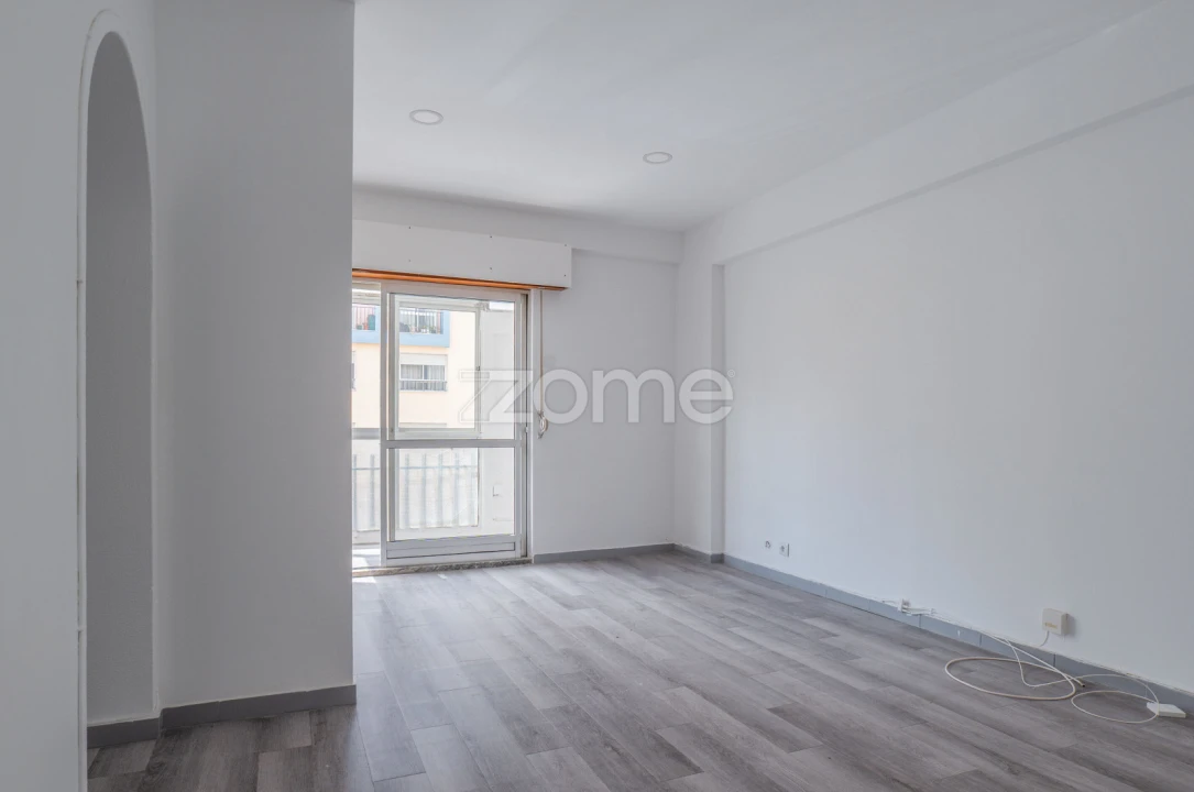Apartamento T1 para Venda em Massamá e Monte Abraão Foto 15