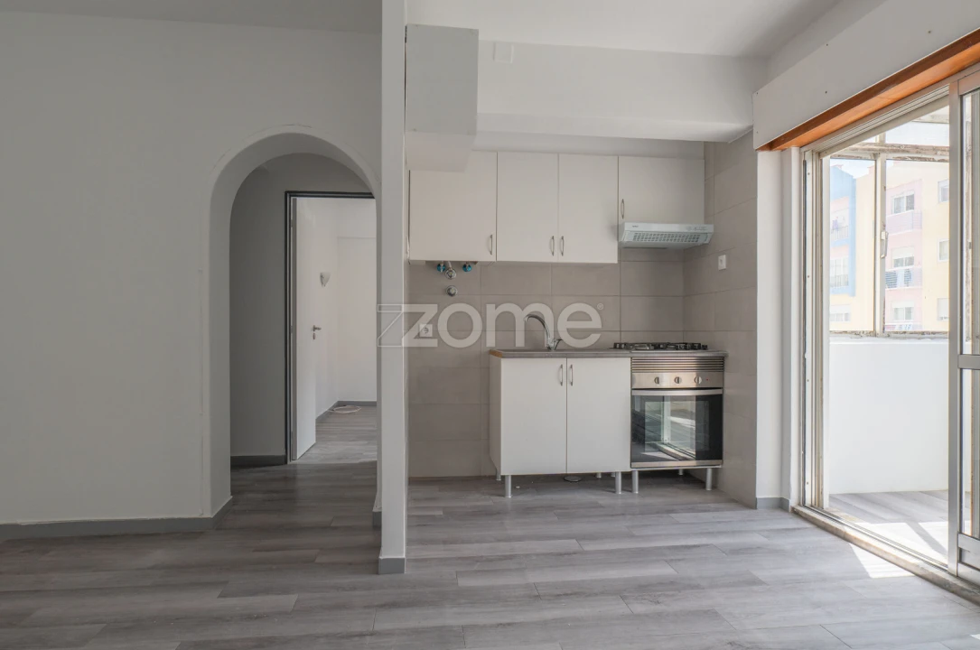 Apartamento T1 para Venda em Massamá e Monte Abraão Foto 17