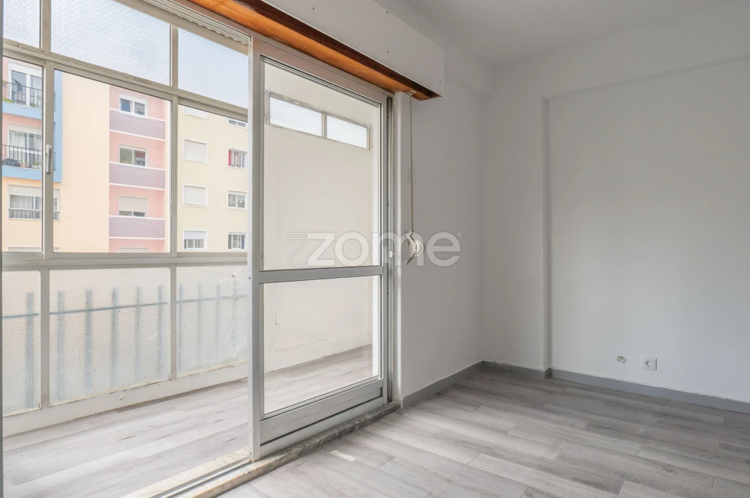 Apartamento T1 para Venda em Massamá e Monte Abraão Foto 20