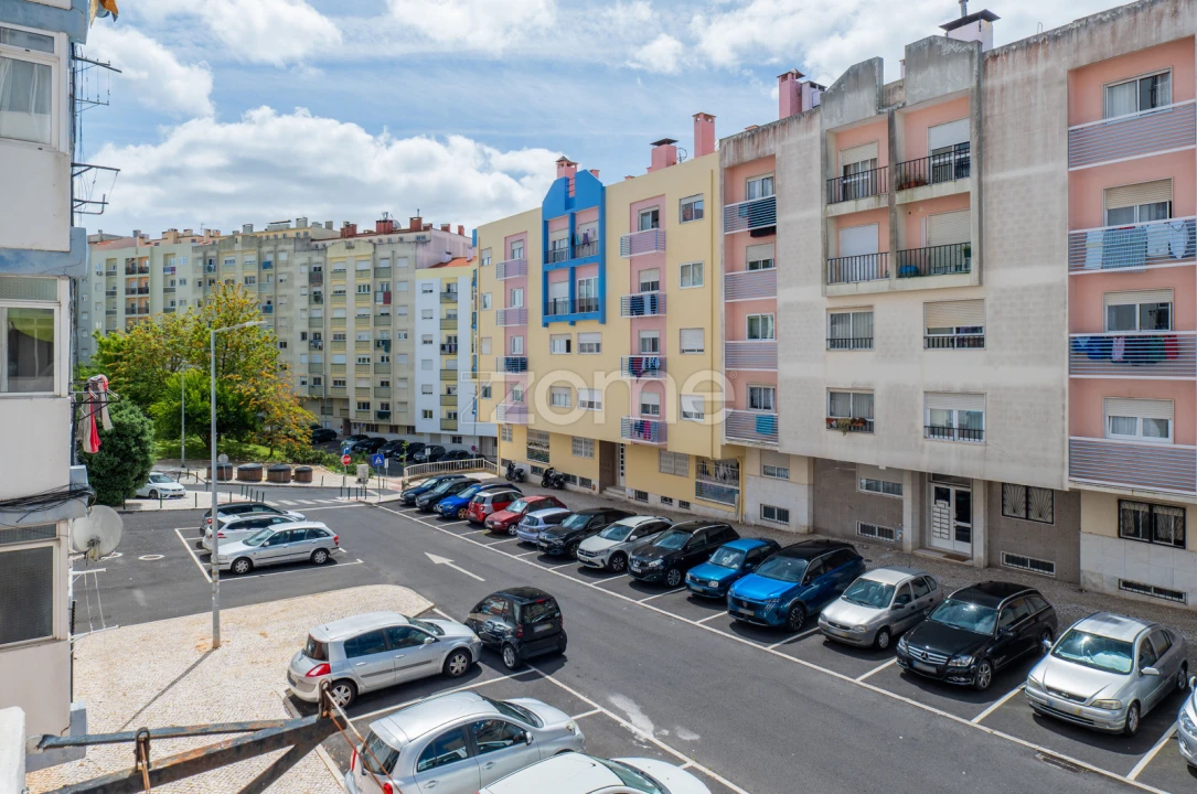Apartamento T1 para Venda em Massamá e Monte Abraão Foto 27