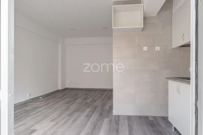Apartamento T1 para Venda em Massamá e Monte Abraão