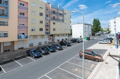 Apartamento T1 para Venda em Massamá e Monte Abraão