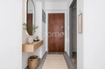 Apartamento T1 para Venda em Massamá e Monte Abraão