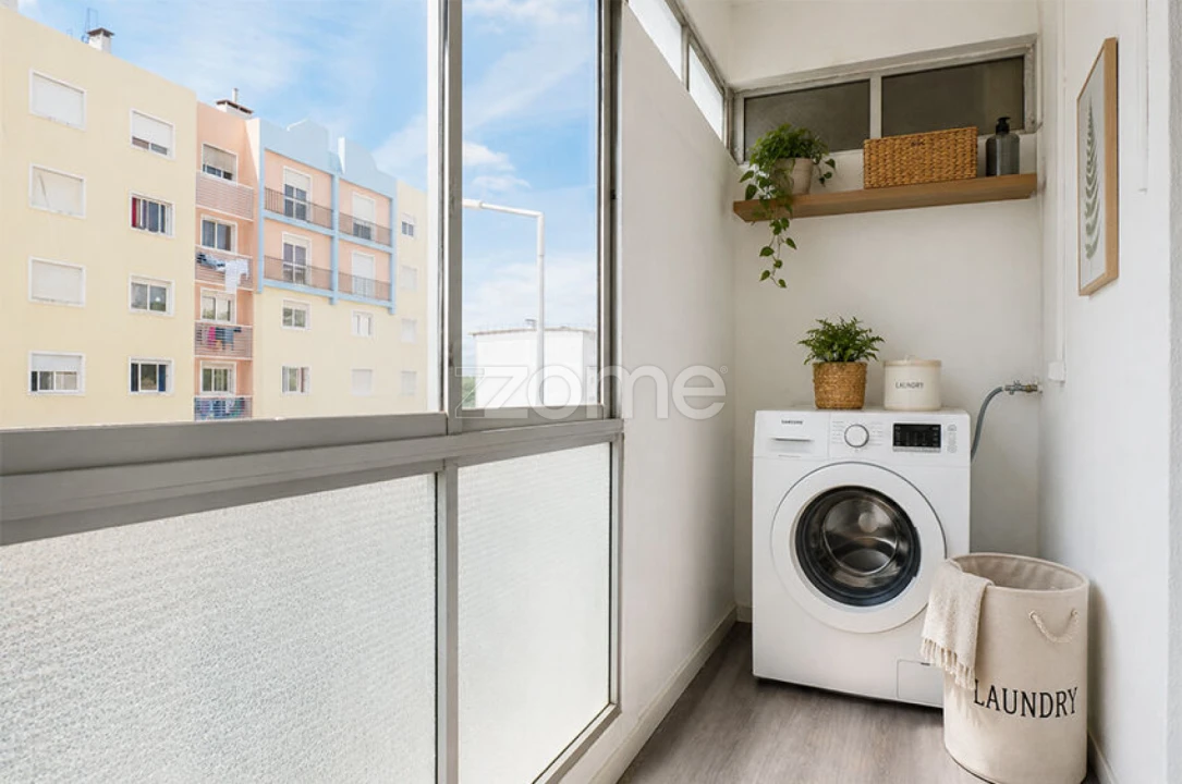Apartamento T1 para Venda em Massamá e Monte Abraão Foto 24