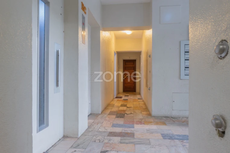 Apartamento T1 para Venda em Massamá e Monte Abraão Foto 5