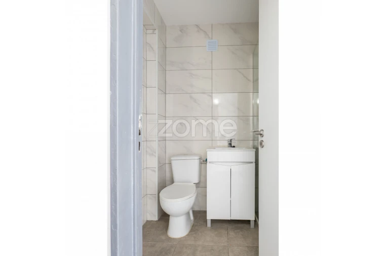 Apartamento T1 para Venda em Massamá e Monte Abraão Foto 13