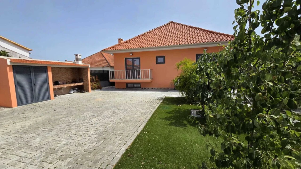 Moradia T5 para Venda em Quinta do Conde Foto 6